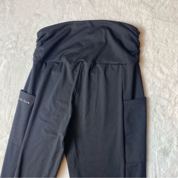 Peace, Love, World Black Leggings Size SP - Picture 6 of 12